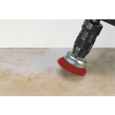 Ukázka použití hrncového nylonového kartáče ze sady 2741000